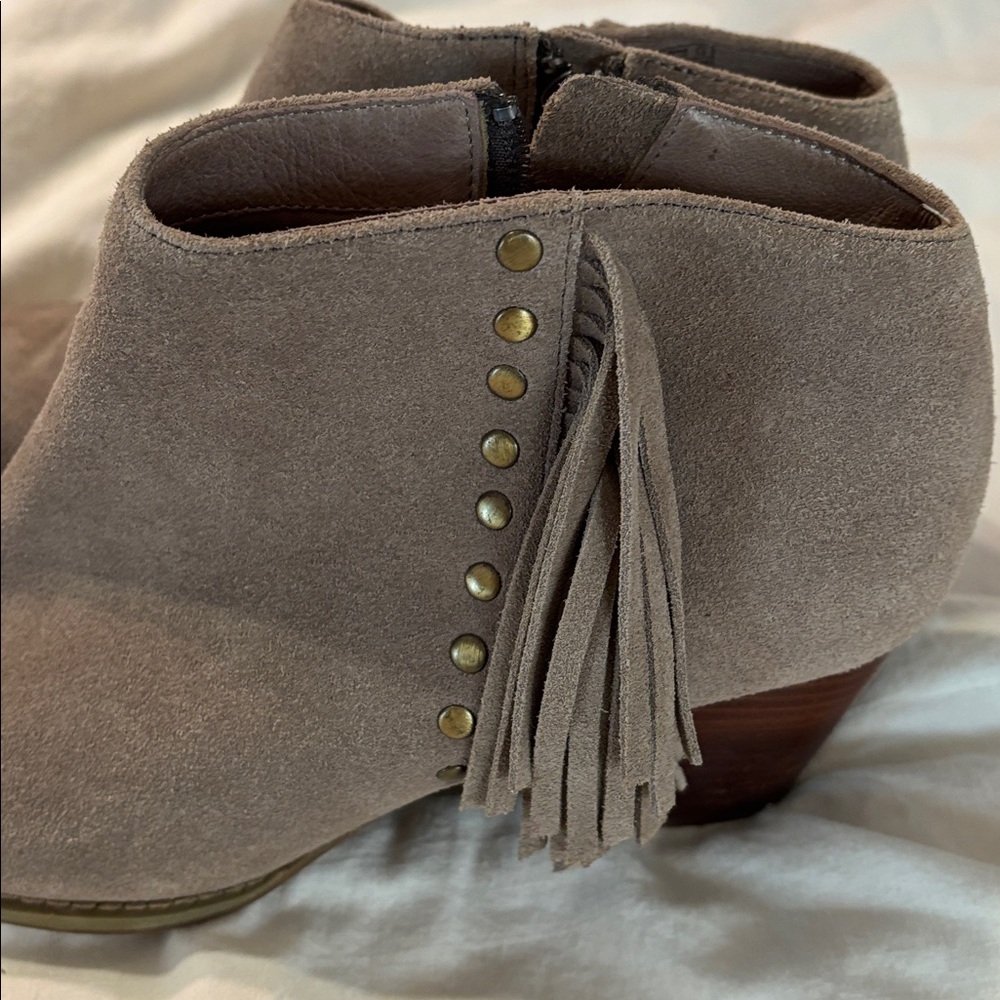 Vionic Faros Fringe Booties Heeled Ankle Booties Suede Womens 9.5 Tan Beige - Picture 5 of 9